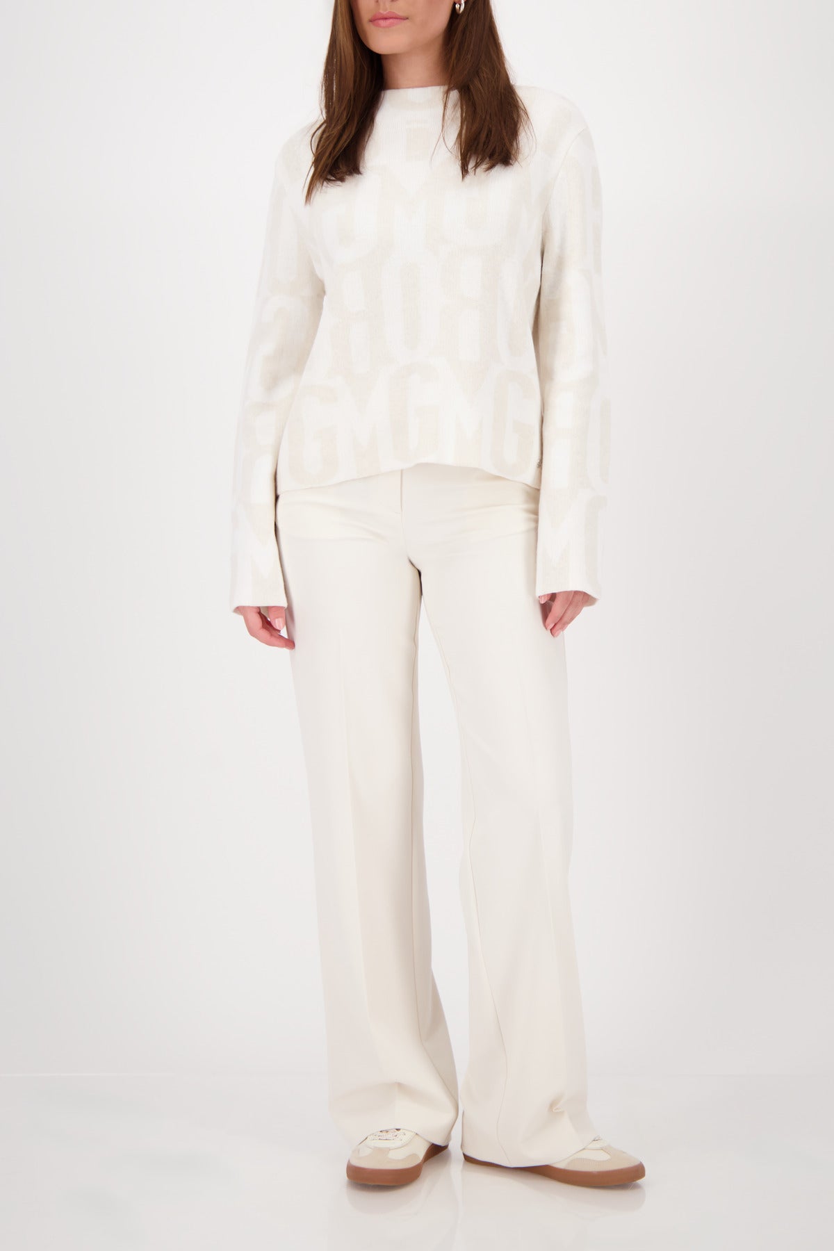 stand up collar jumper 