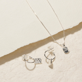 tigger earring - silver