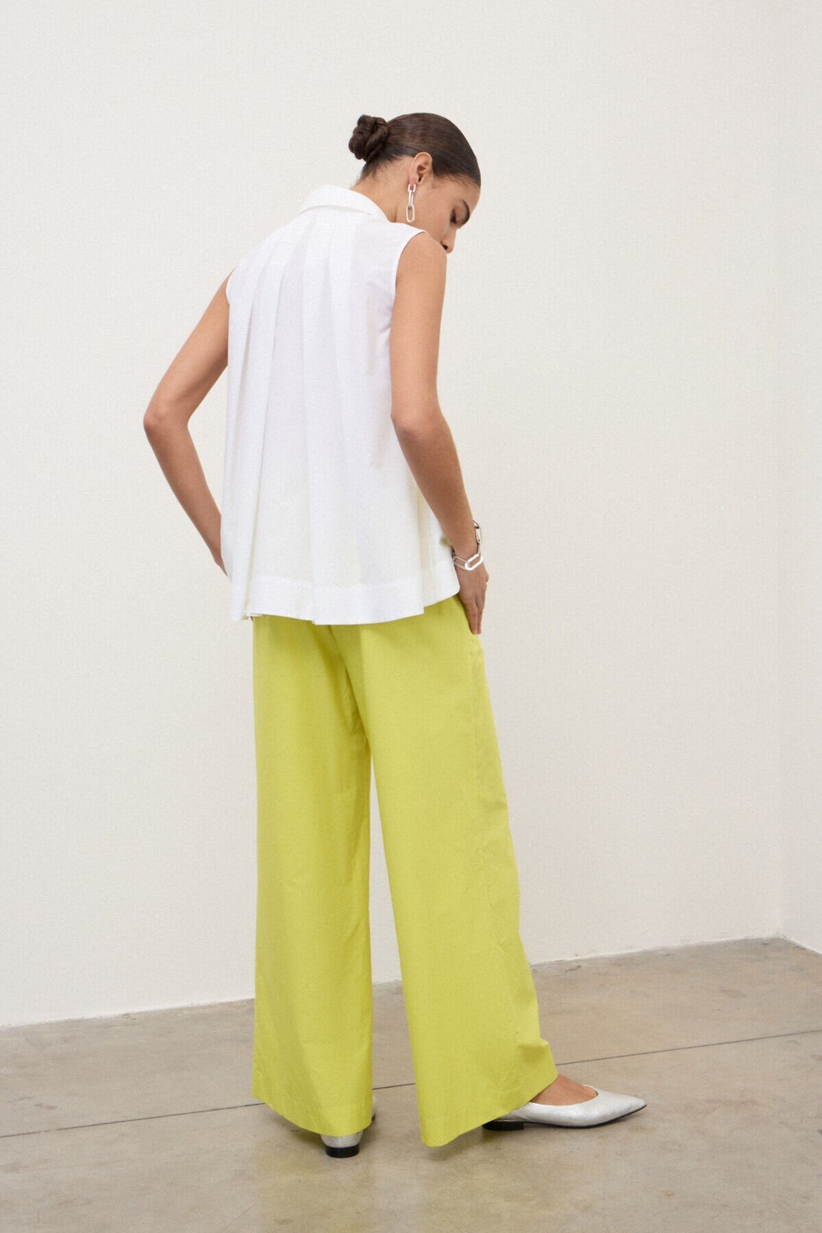 Ottod'Ame Wide Trousers with Pleats in Fluo, back view – Haus of Alma