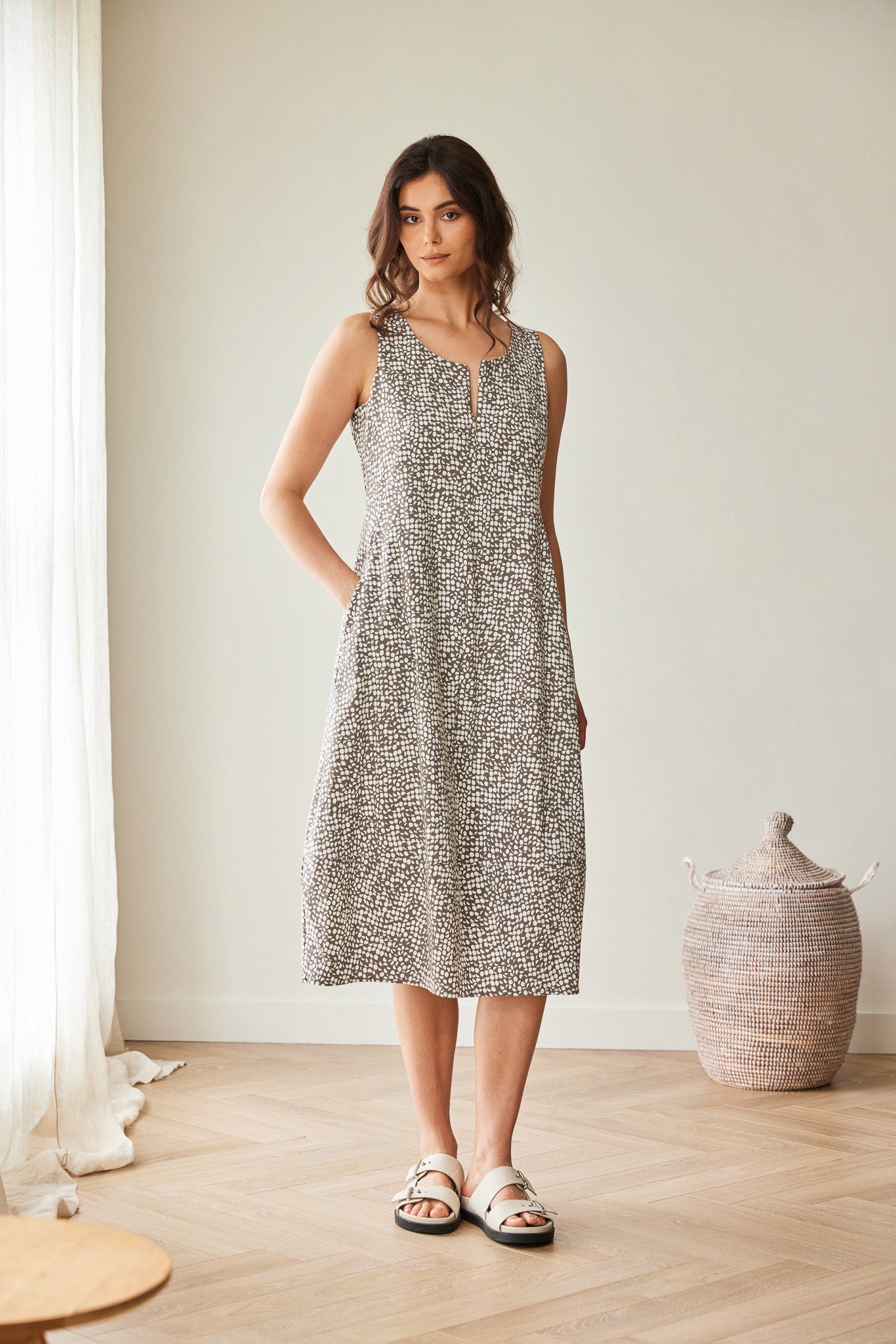 Peruzzi Sleeveless Print Technical Dress in Taupe and Ecru