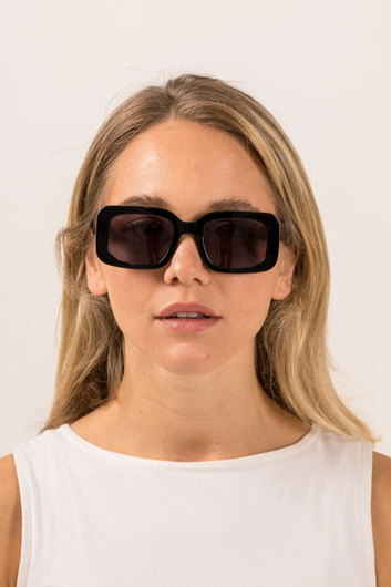 indi - black smokey grey